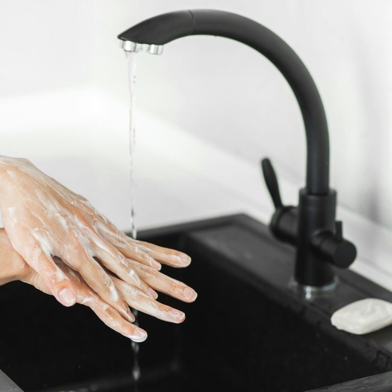 Instalación grifería Cambiamos e instalamos grifos domésticos